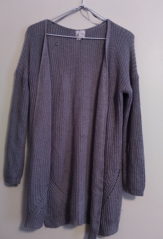 Pink Rose Gray Sweater Size Medium
